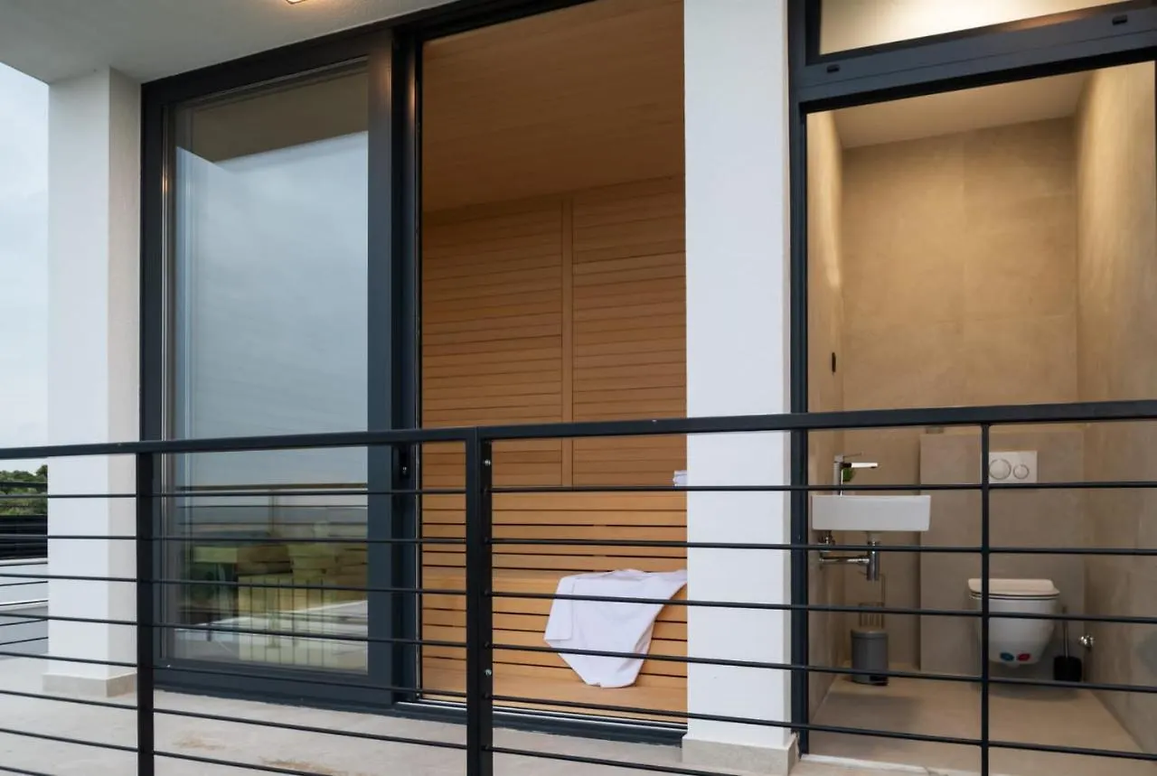New! Luxury Villa “Nino” With Private Pool, Sauna And Padel Court 比奥格勒·纳·莫鲁 克罗地亚